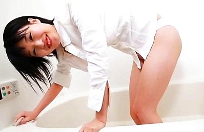 Natsumi Kasaoka Asian shows big boobs in pink bra in bathroom