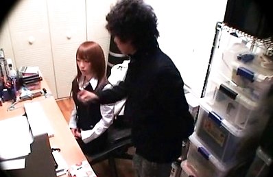 Nazuna Otoi Asian receives sex toys from man to use them at job
