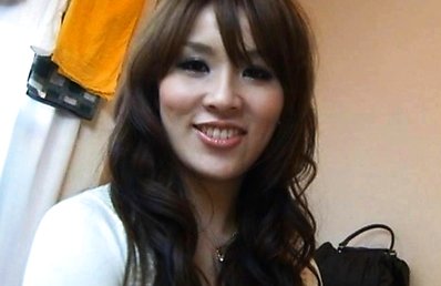 Rinka Aiuchi cute office girl in her sexy knee high stockings