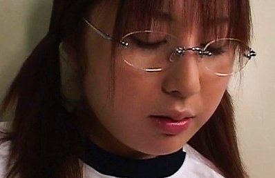Chisato Hirai Asian with specs has pussy aroused with teeth brush