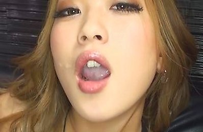 Akiho Yoshizawa Asian gal undresses in the office for a drilling