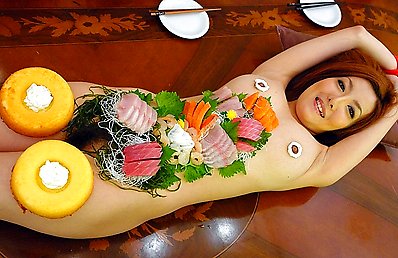 Porn queen Yuna Hirose gets her pussy eaten