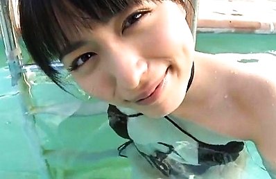 Yukie Kawamura with round big assets loves swimming in the pool