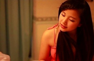Ruka Kurata Asian with sexy legs and long hair does her pedicure