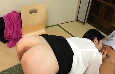 Japanese AV Model in white shirt sucks boner with such skill