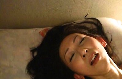 Japanese AV Model is teased on clit while having pussy pumped