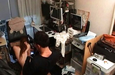 Marika gets her pussy licked in a messy home office