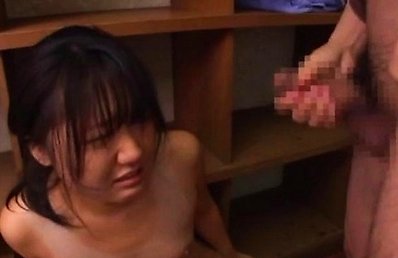 Amateur Asian honey with push ups has hairy slit fingered fast