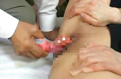 Japanese AV Model has shaved poonanie fucked with pink vibrator